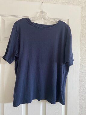 Everlane Tissue Tee